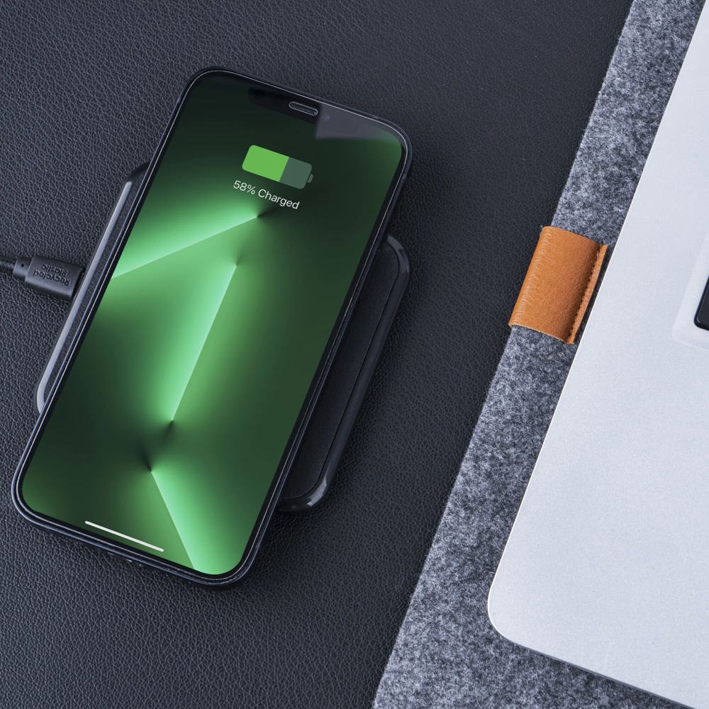 2259 | Xoopar Iné Wireless Fast Charger - Recycled Leather 15W