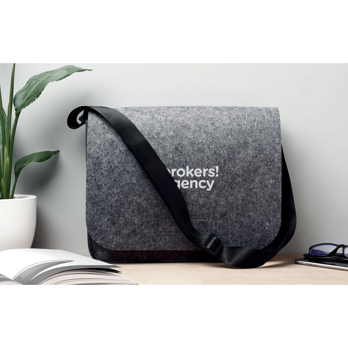 BAGLO - Vilten laptoptas van RPET
